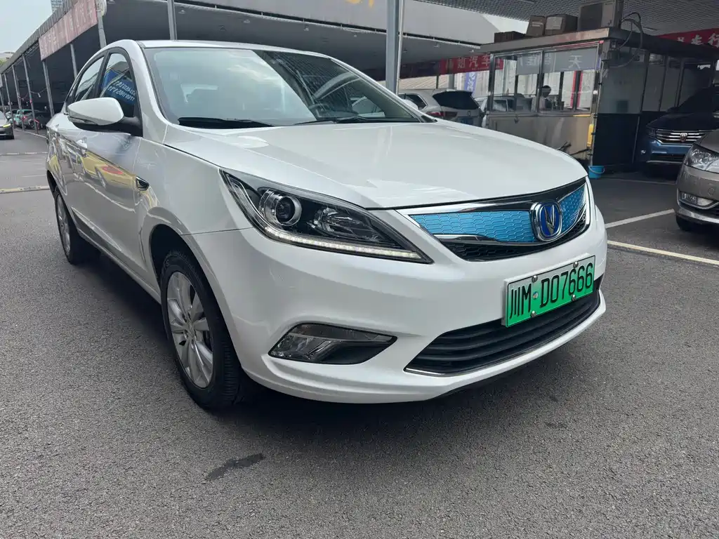 Changan Eado New Energy — миниатюра 3