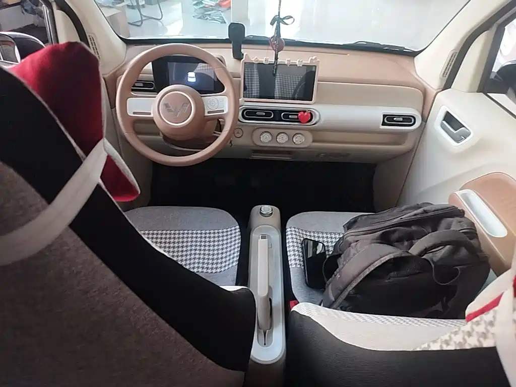 Wuling MINIEV — миниатюра 10