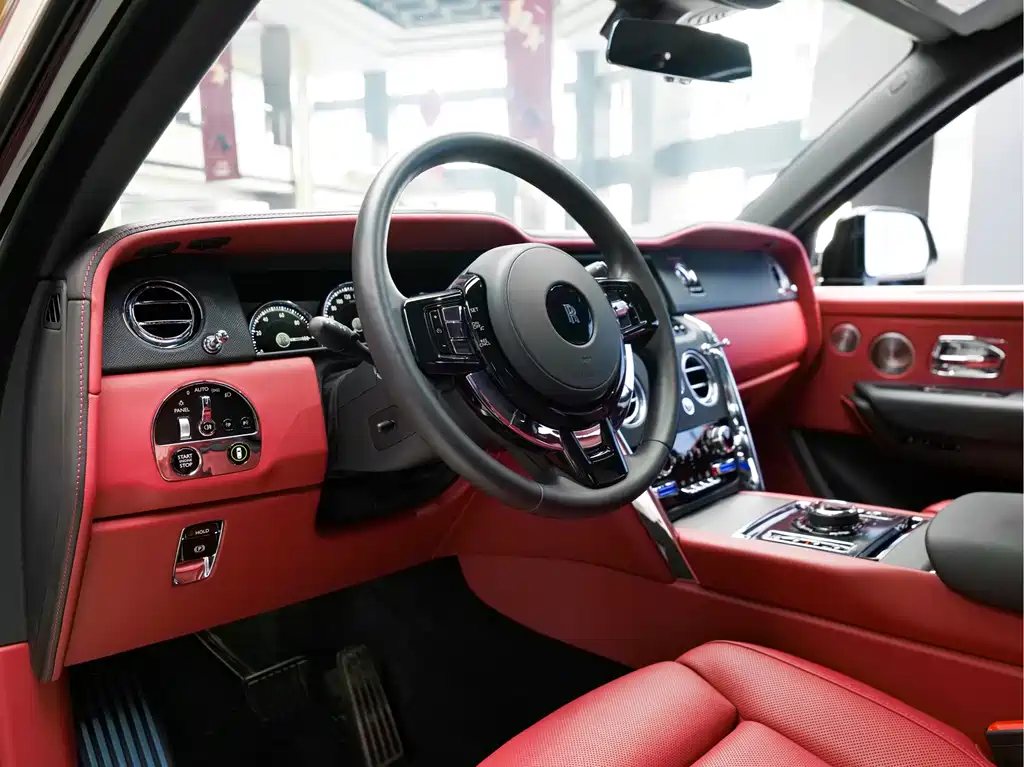 Rolls-Royce Cullinan — миниатюра 9