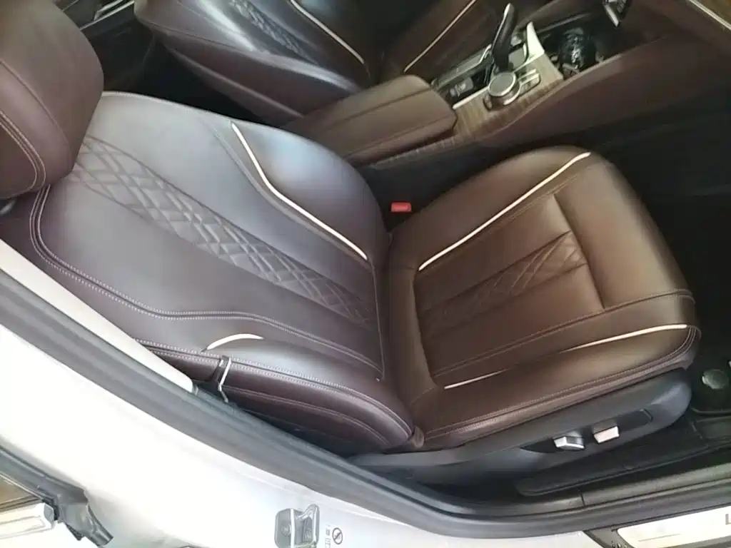 BMW 5 Series — миниатюра 20