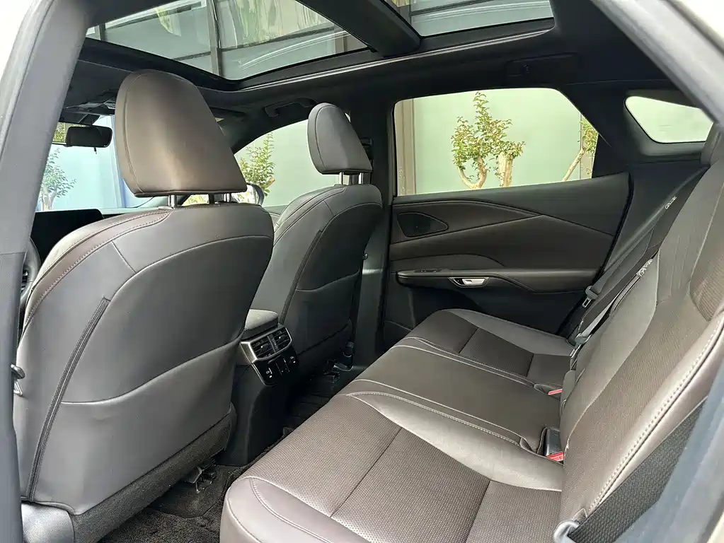 Lexus RX — миниатюра 9
