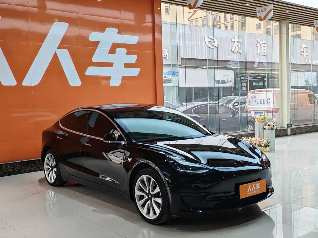 Tesla Model 3 — миниатюра 3
