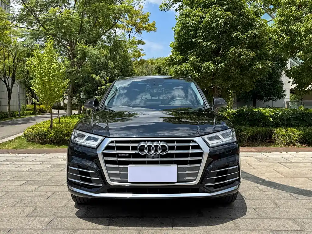 Audi Q5L — миниатюра 2