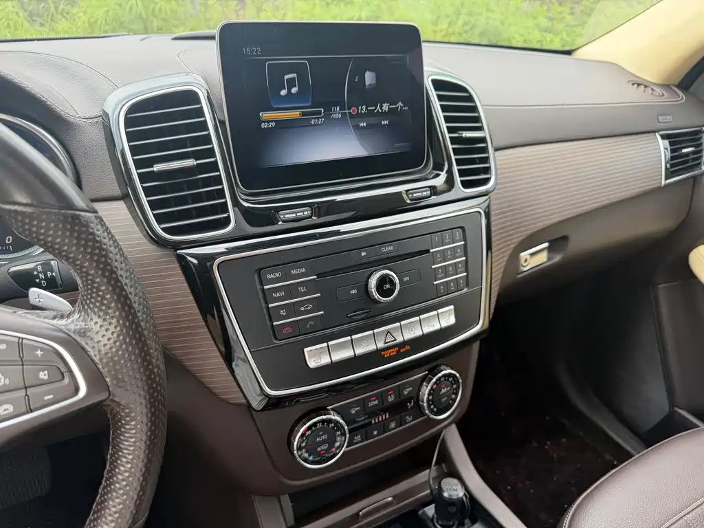 Mercedes-Benz GLS — миниатюра 15