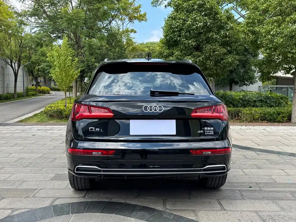 Audi Q5L — миниатюра 9