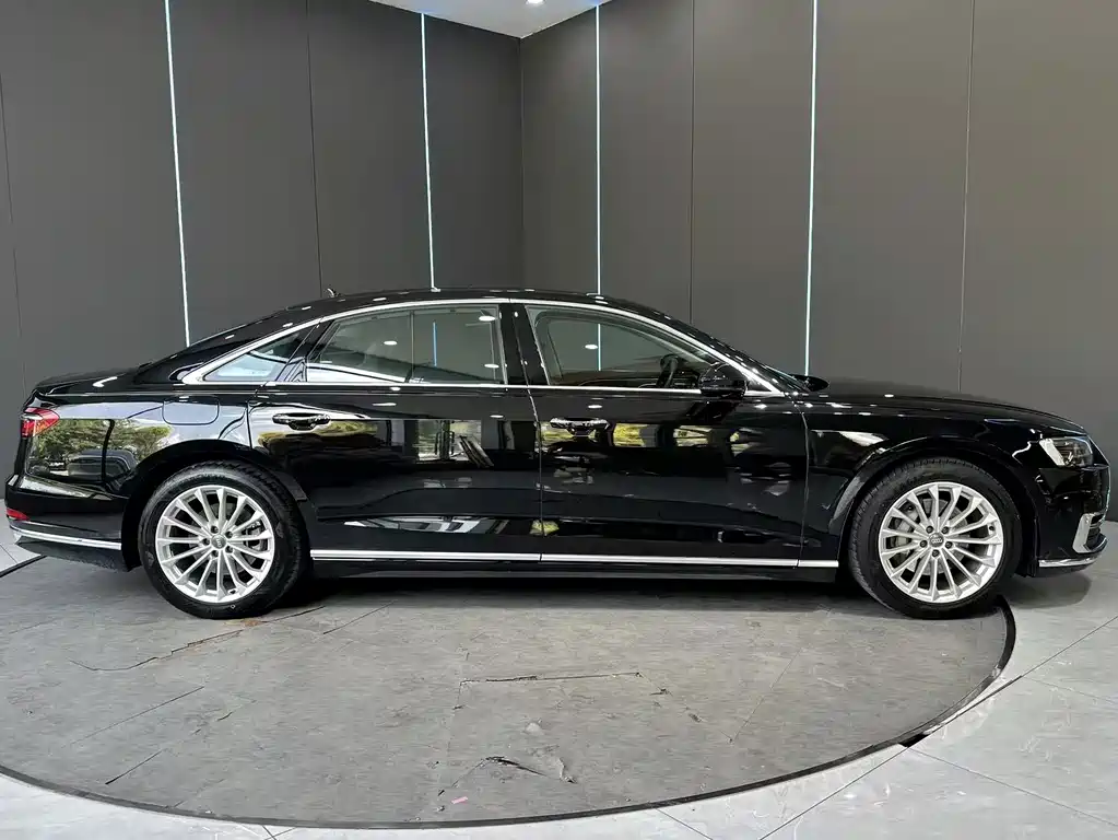 Audi A8 — миниатюра 5
