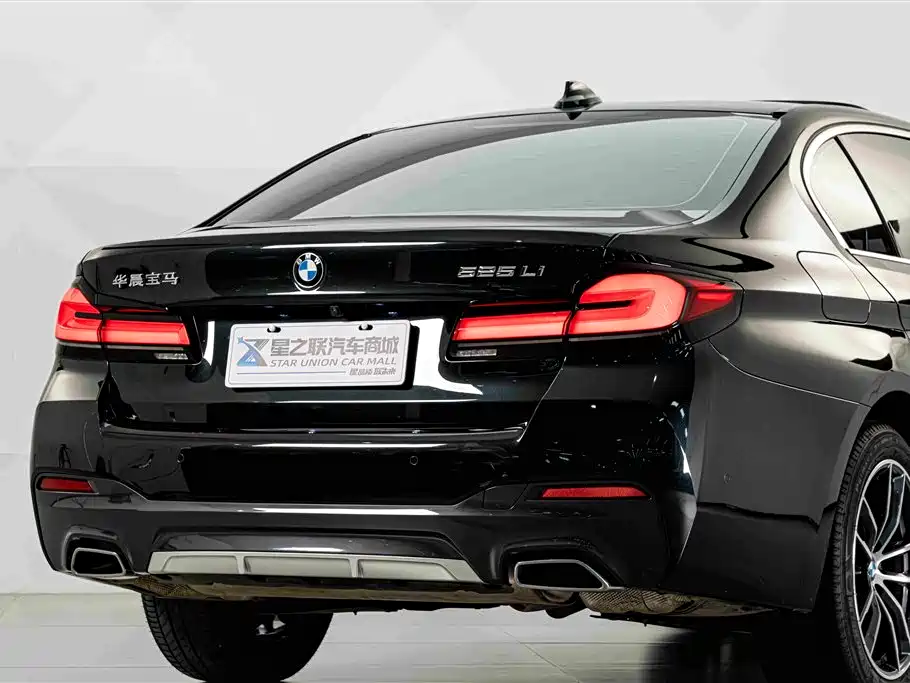 BMW 5 Series — миниатюра 7