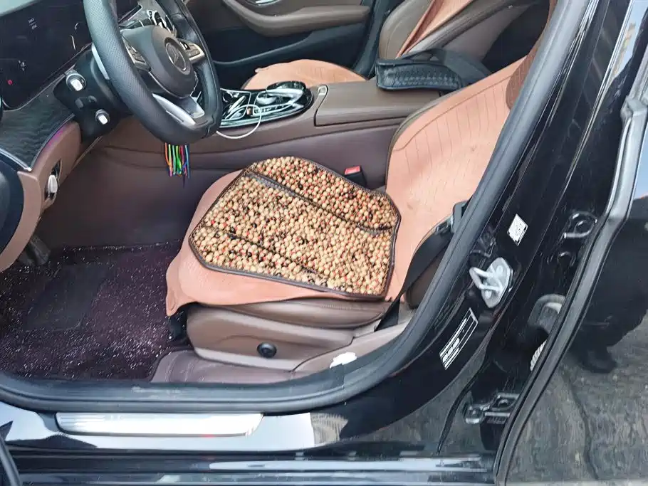 Mercedes-Benz E-Class — миниатюра 8