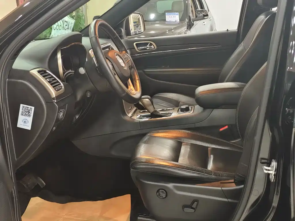 Jeep Grand Cherokee (Import) — миниатюра 10