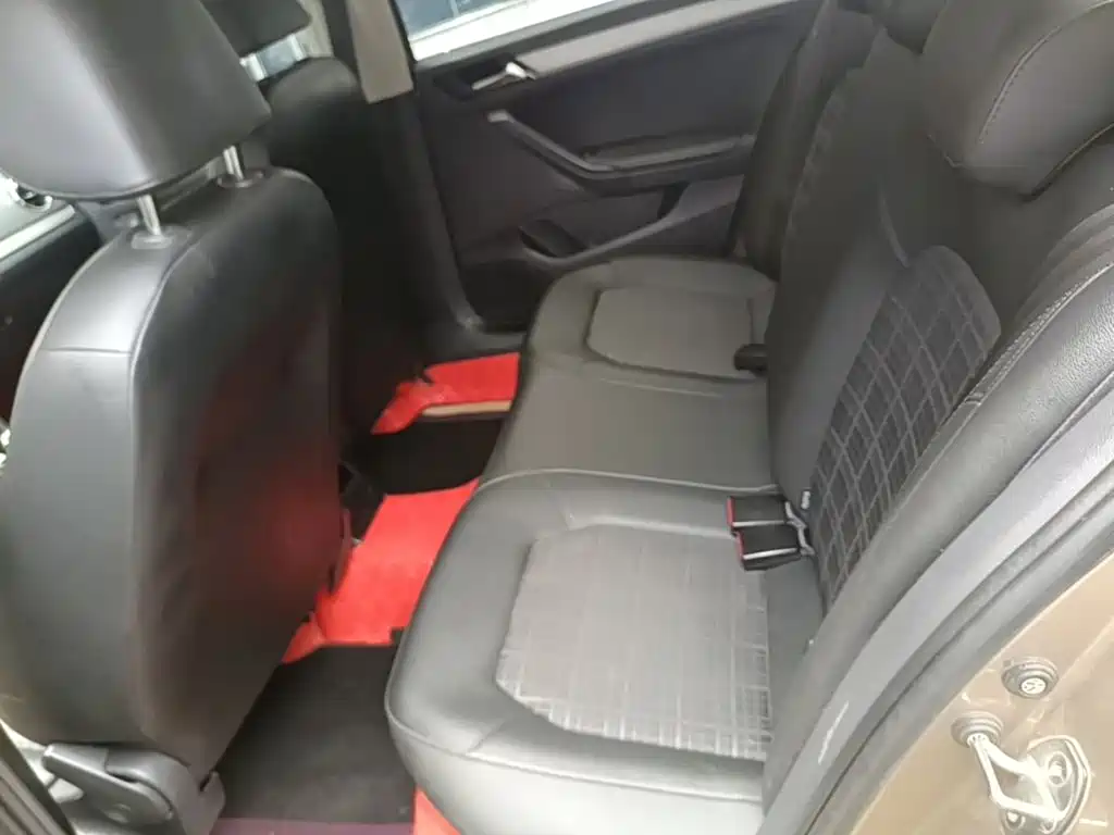 Volkswagen Jetta — миниатюра 17