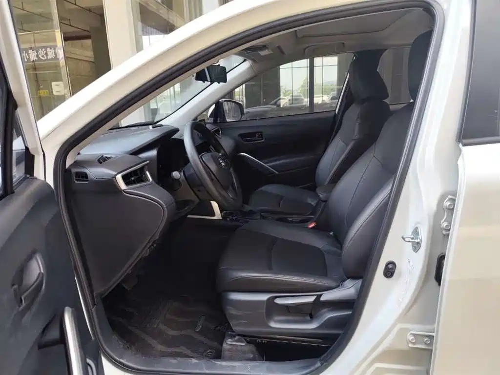 Toyota Corolla Cross — миниатюра 5
