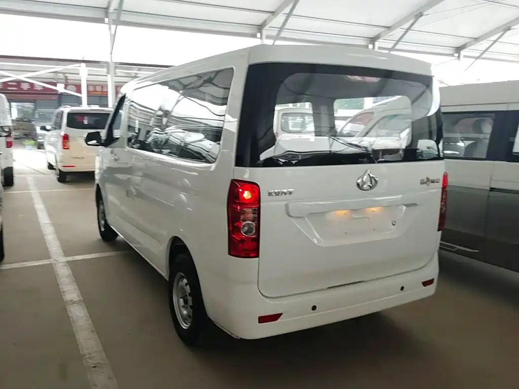 Changan M60 2023 1.5L GDI Comfort 6/7 мест