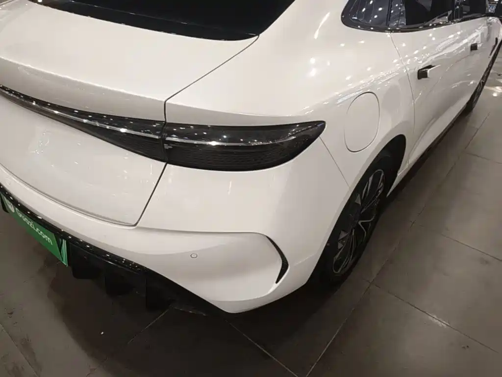 BYD Seal — миниатюра 8