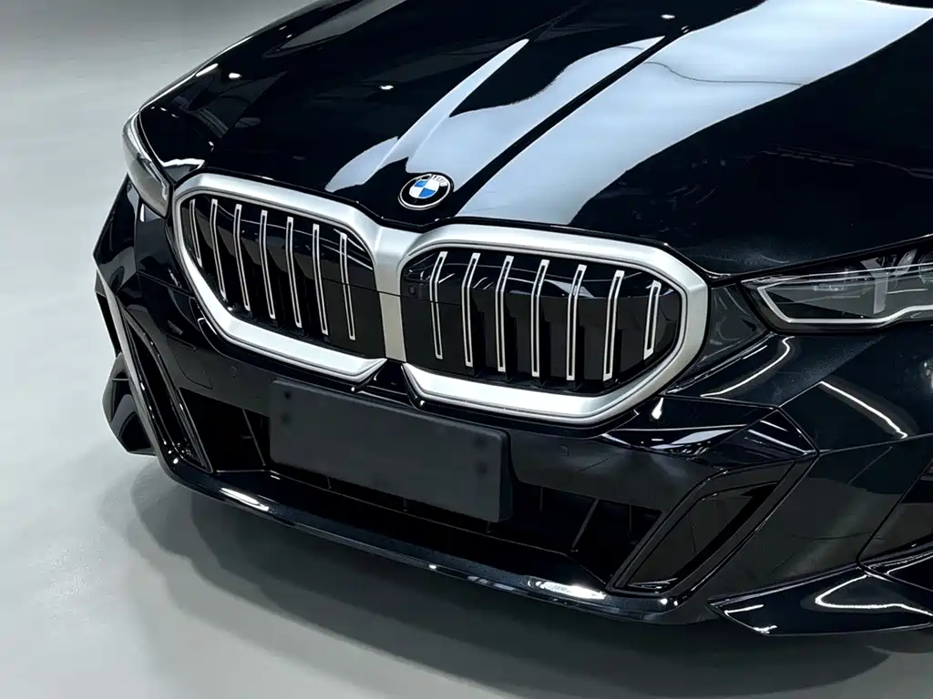 BMW 5 Series — миниатюра 4