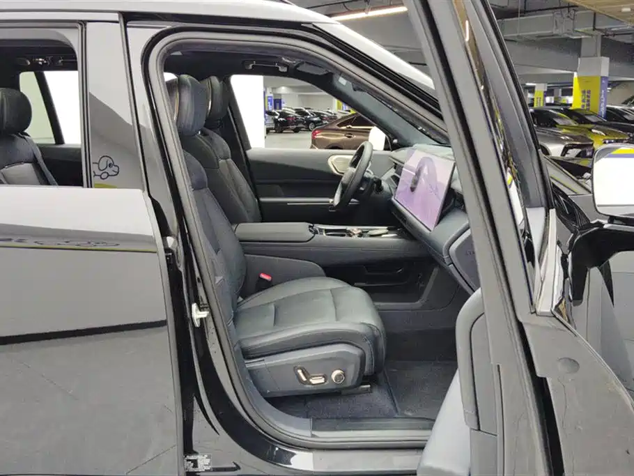 Lynk & Co 900 2025 1.5T Ultra 6 мест