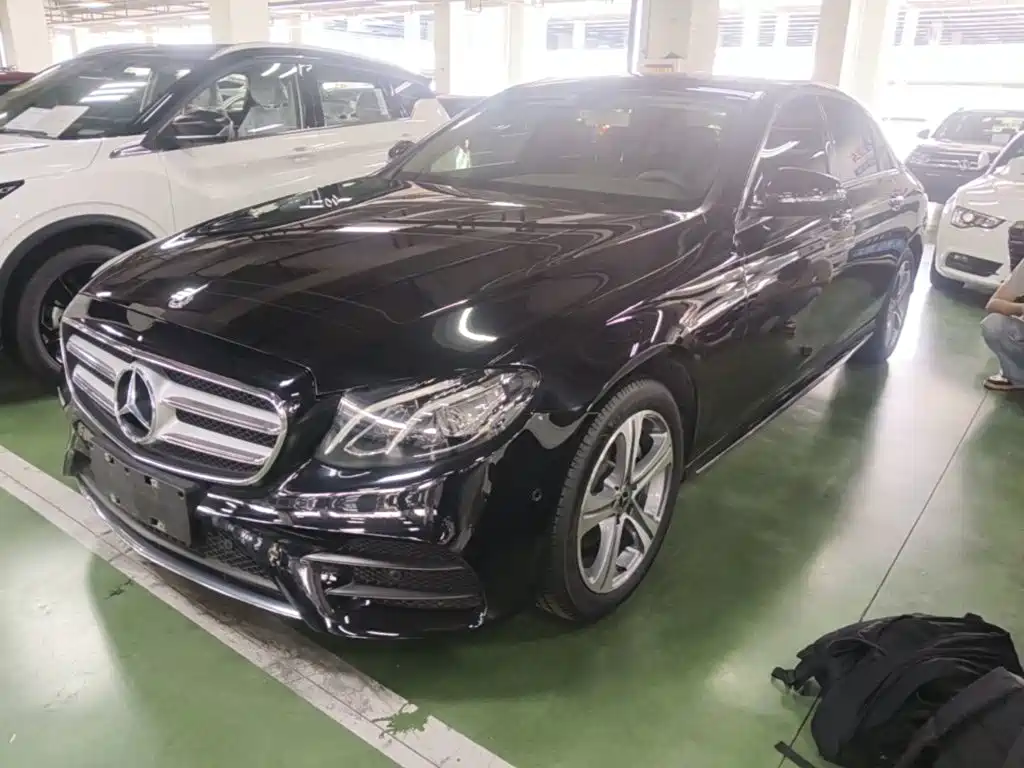 Mercedes-Benz E-Class — миниатюра 2