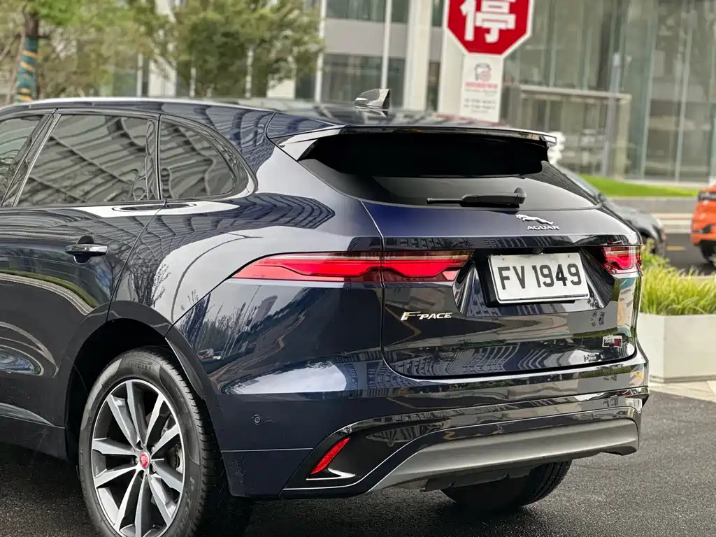 Jaguar F-PACE — миниатюра 5