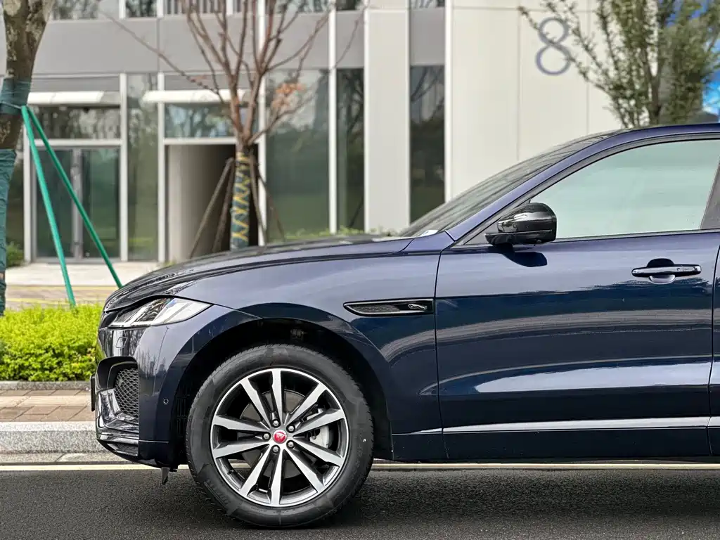 Jaguar F-PACE — миниатюра 35