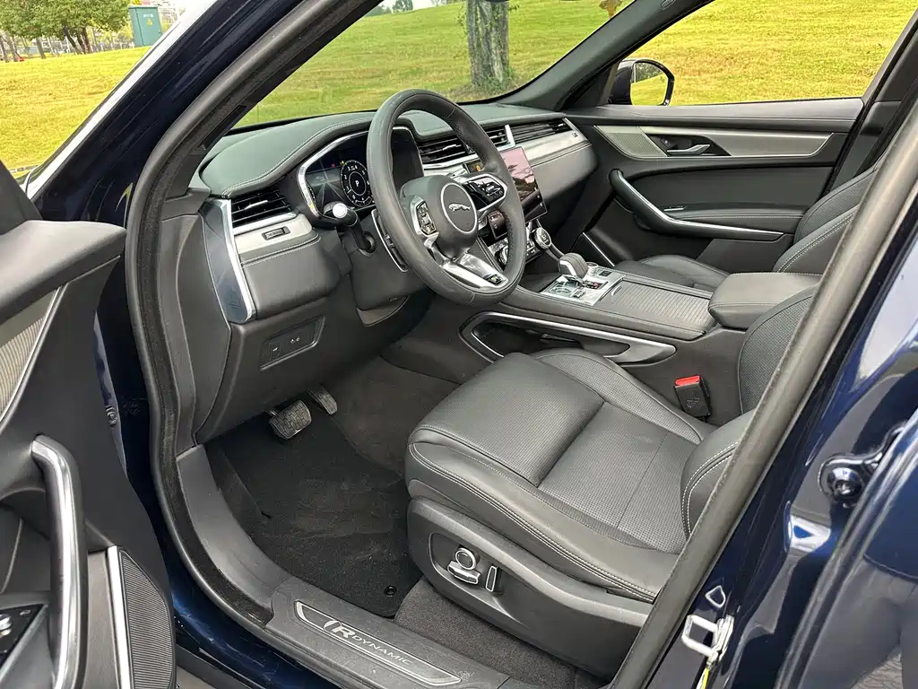 Jaguar F-PACE — миниатюра 9