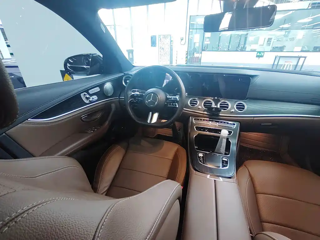 Mercedes-Benz E-Class — миниатюра 15