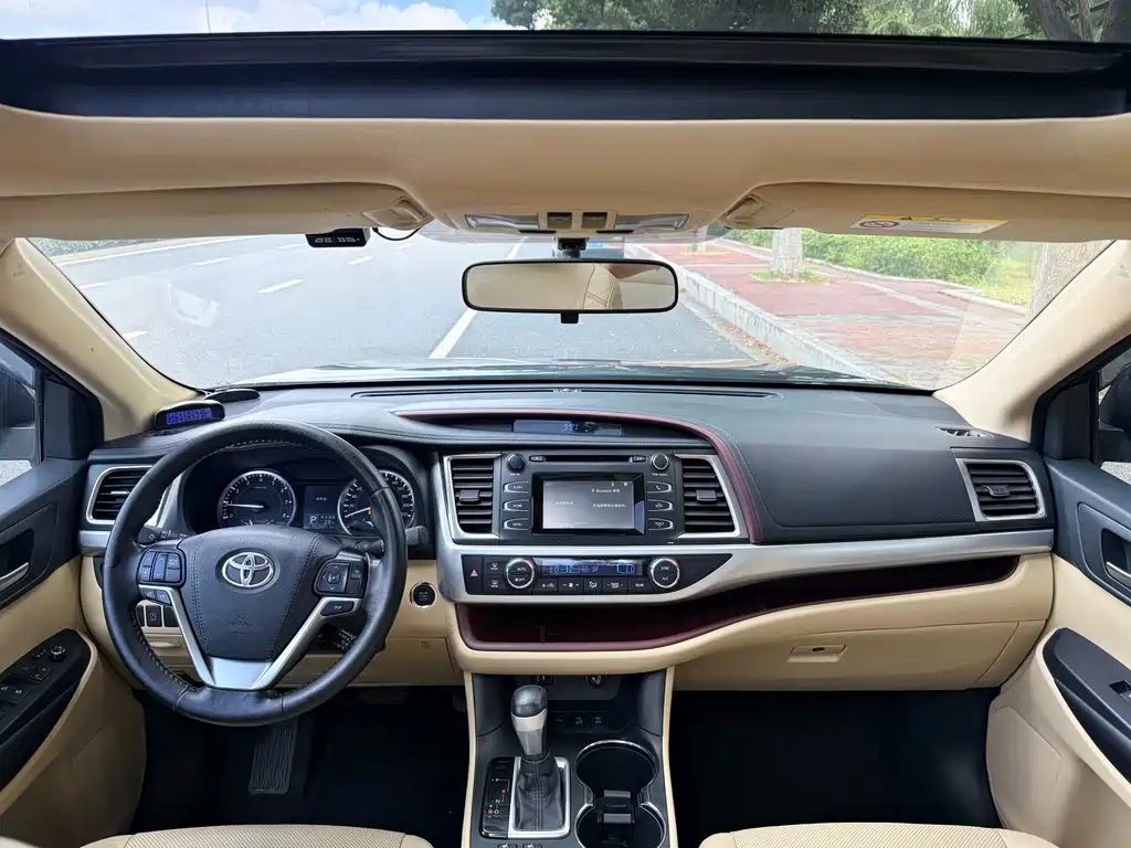 Toyota Highlander — миниатюра 9