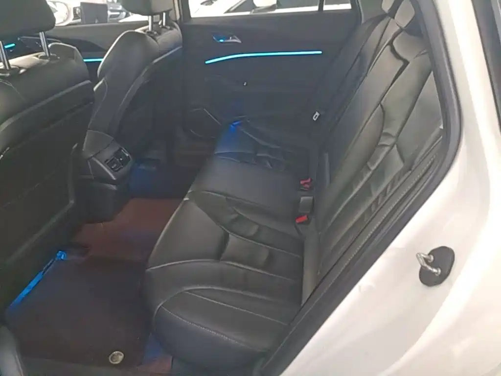Hongqi Hongqi H5 — миниатюра 17