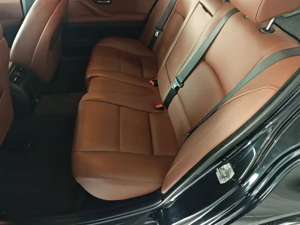 BMW 5 Series — миниатюра 17