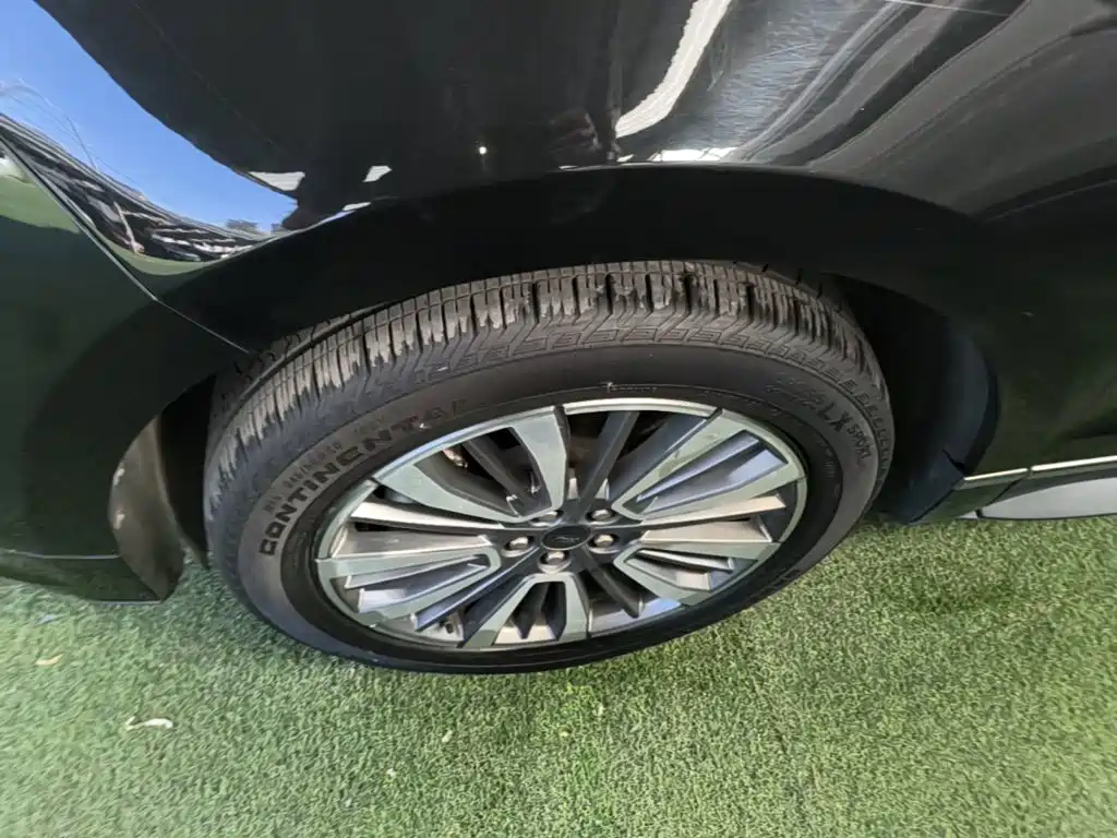 Ford Edge — миниатюра 23