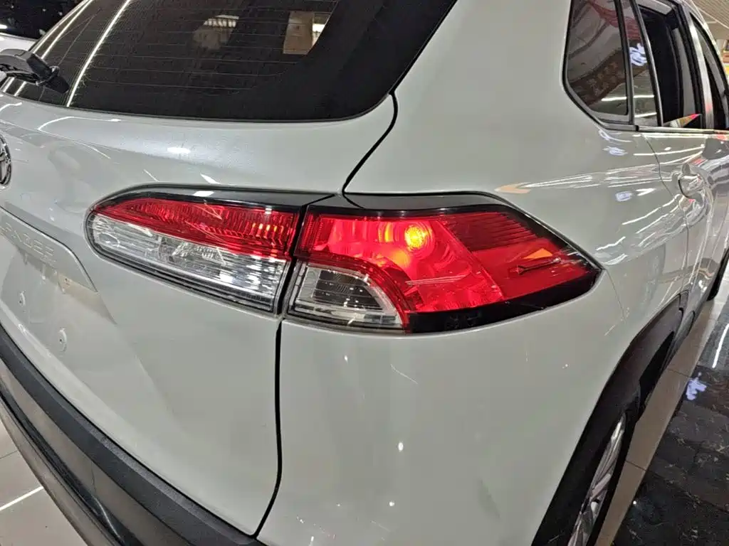 Toyota Frontlander — миниатюра 8