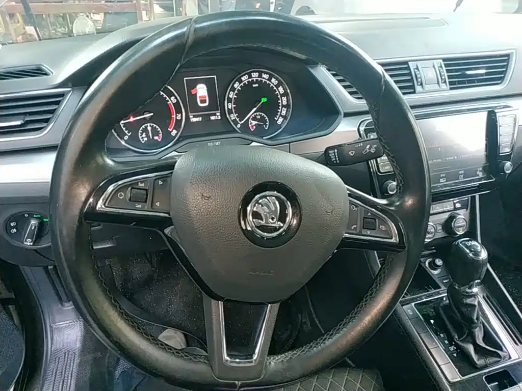 Skoda Superb — миниатюра 11