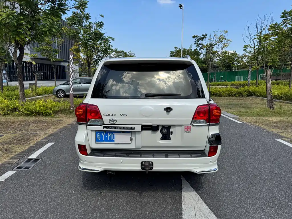 Toyota Land Cruiser — миниатюра 8