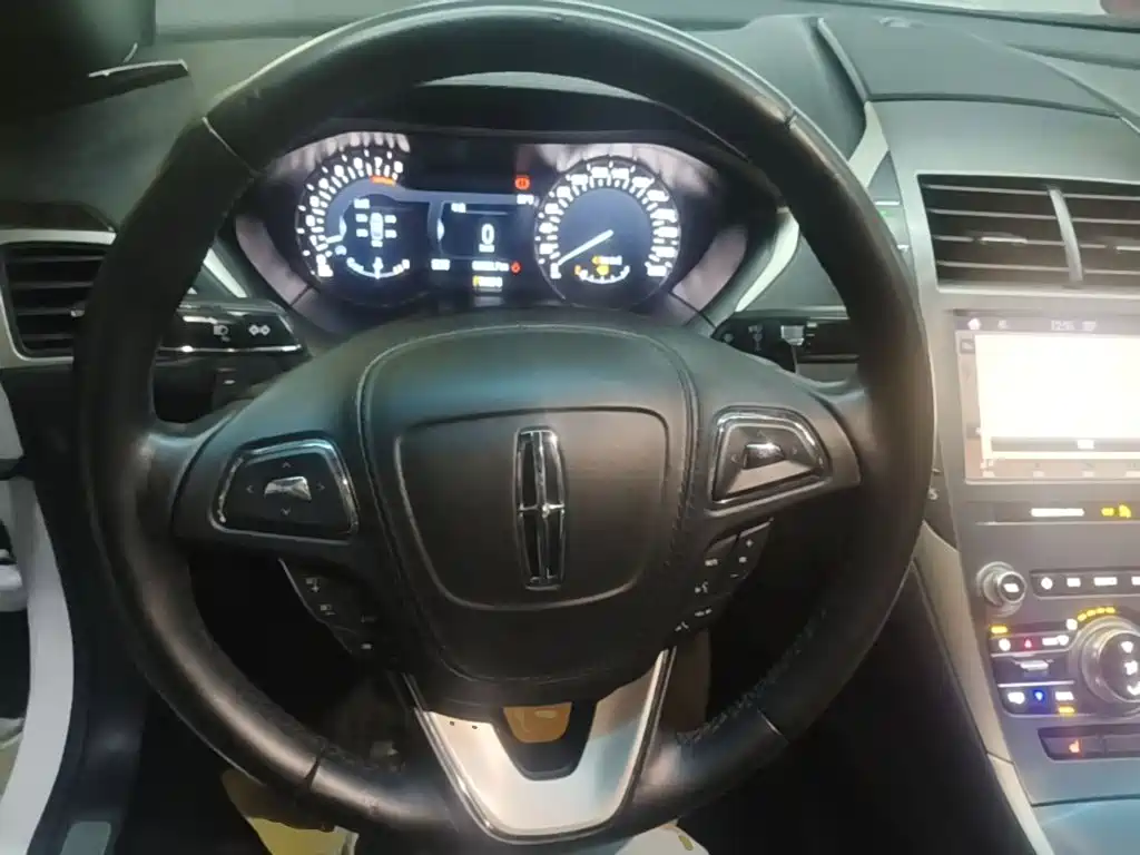Lincoln MKZ — миниатюра 11