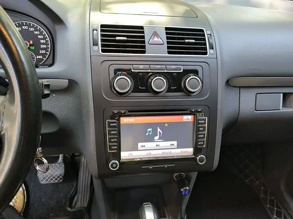 Volkswagen Touran — миниатюра 9