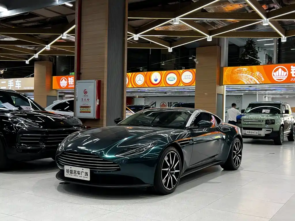 Aston Martin DB11