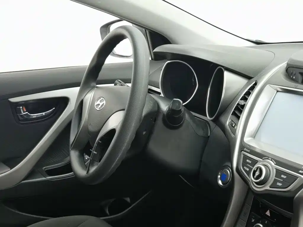 Hyundai Elantra Langdong — миниатюра 22
