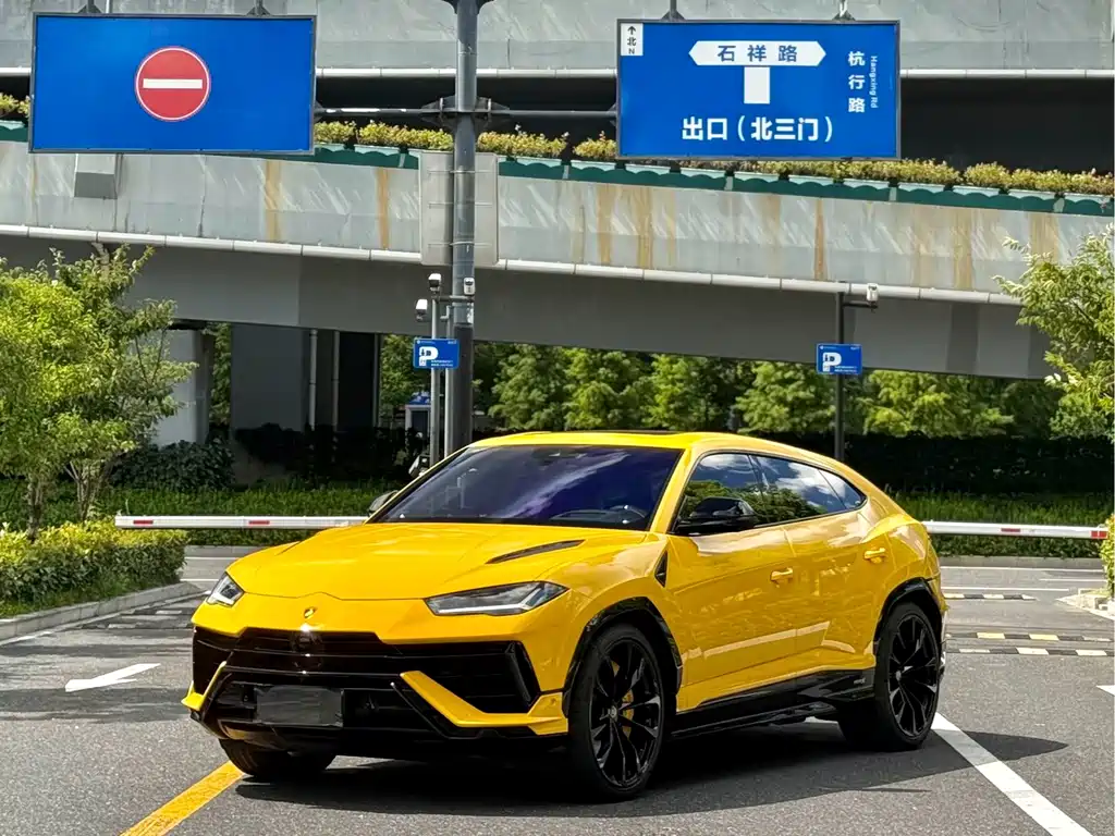 Lamborghini Urus — миниатюра 3