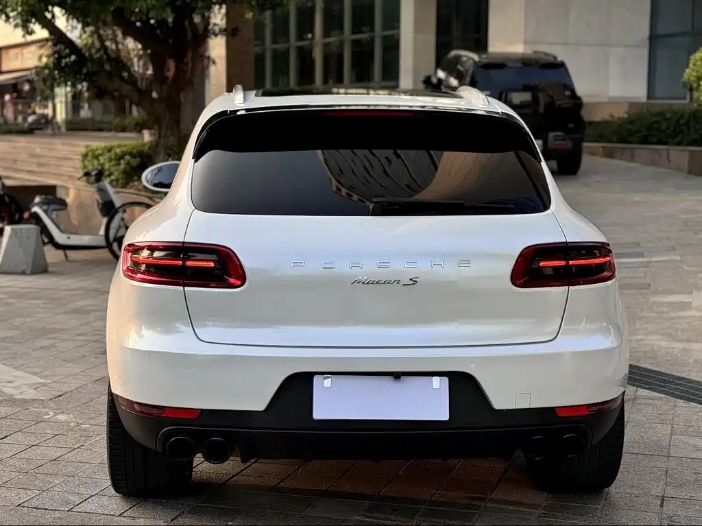 Porsche Macan — миниатюра 11