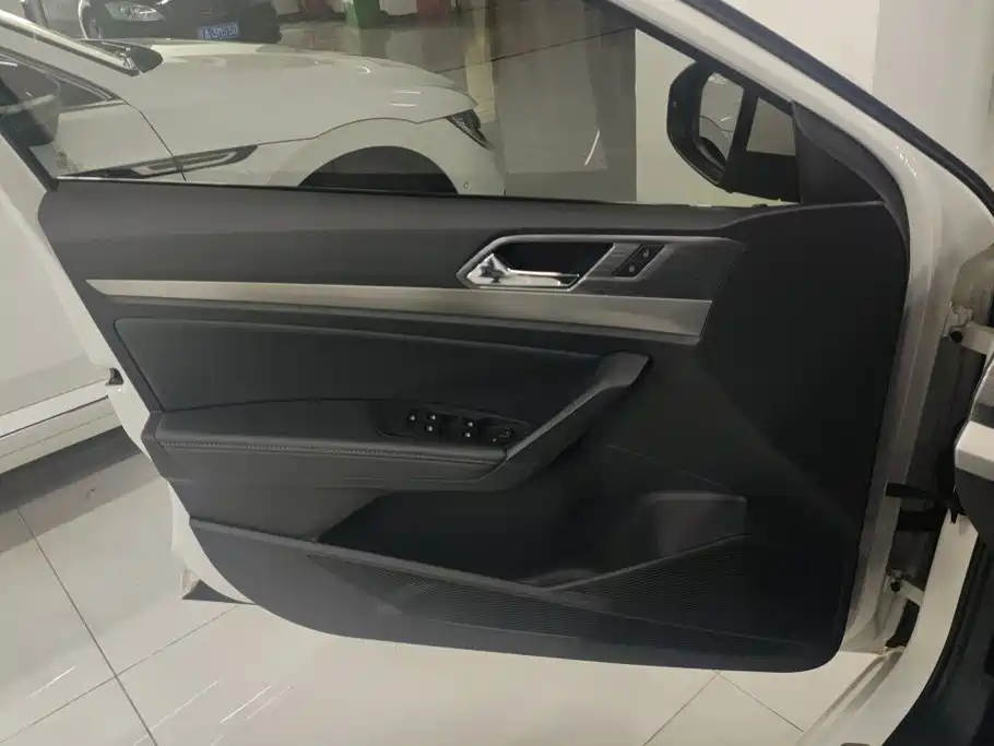 Volkswagen Lavida — миниатюра 7