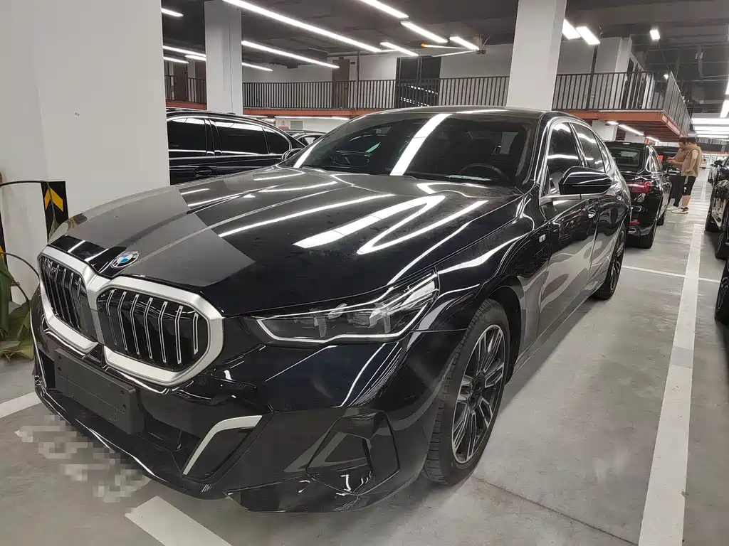BMW 5 Series — миниатюра 18