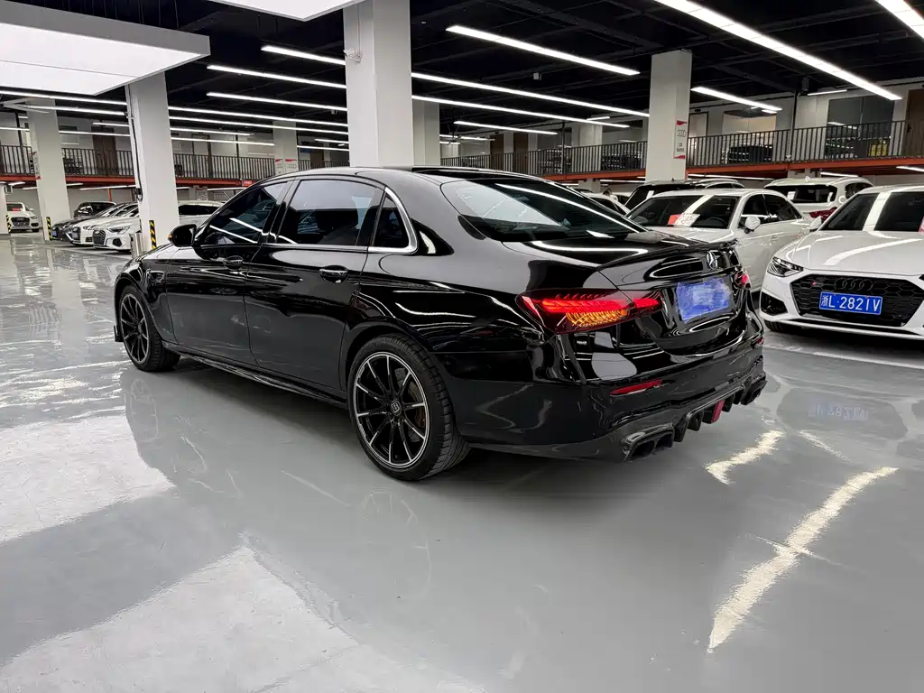 Mercedes-Benz E-Class — миниатюра 19