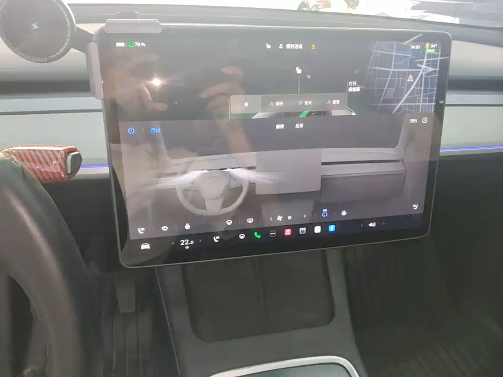 Tesla Model Y — миниатюра 13