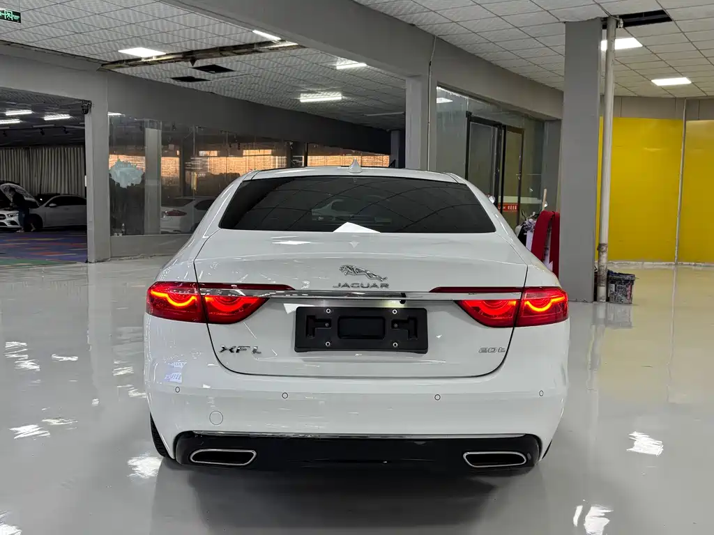 Jaguar XFL — миниатюра 8