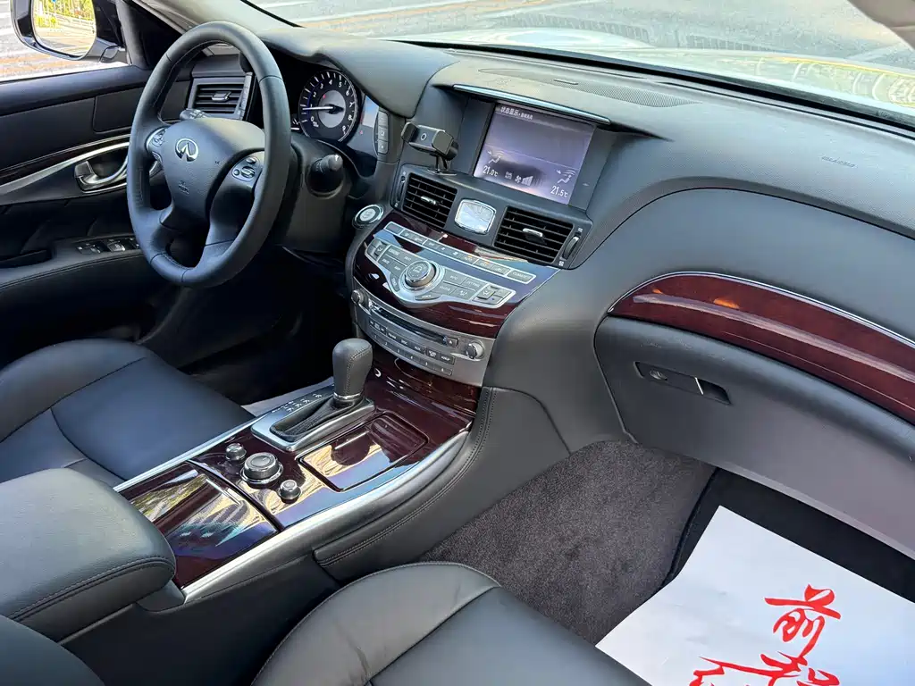 Infiniti Q70 — миниатюра 18