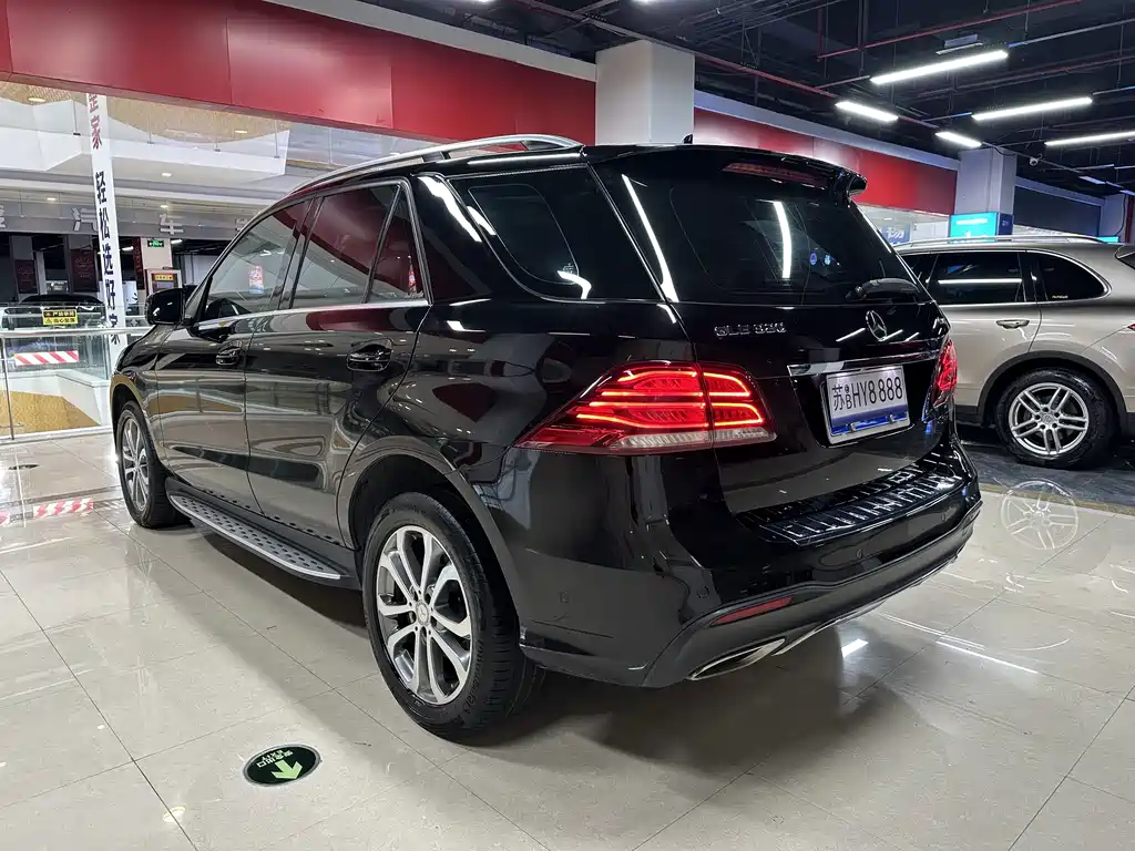 Mercedes-Benz GLE (Import) — миниатюра 6