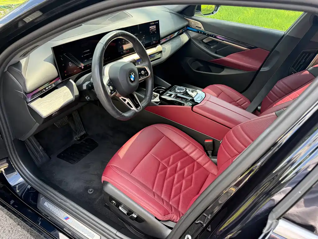 BMW 5 Series — миниатюра 7
