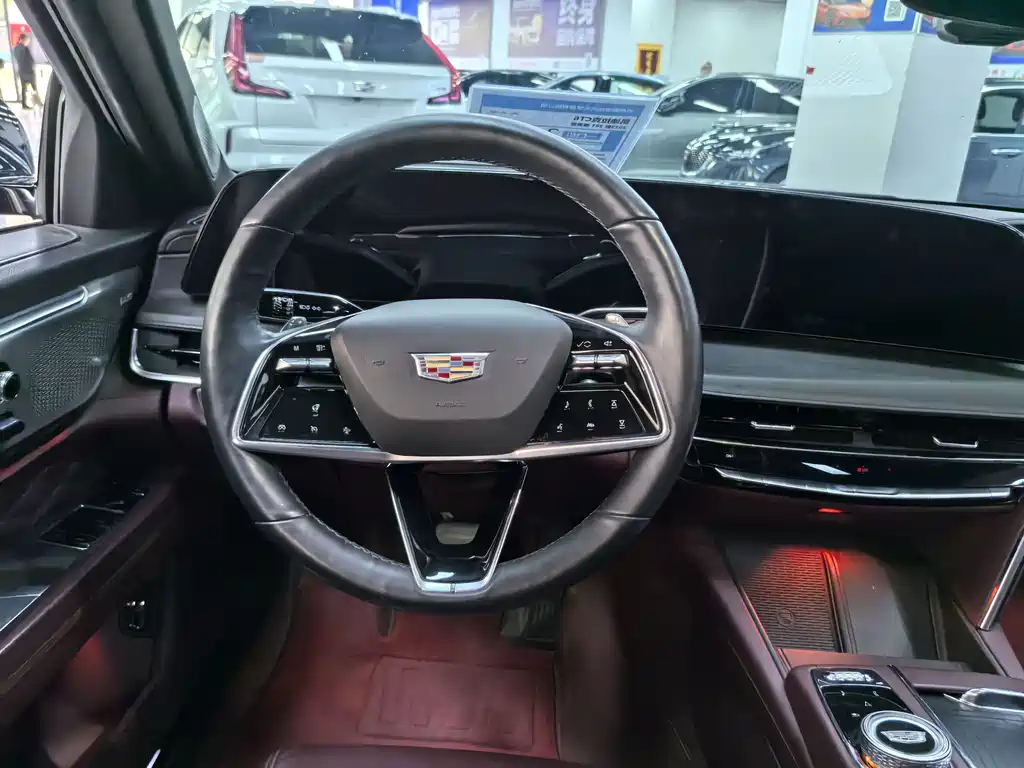 CADILLAC CT6