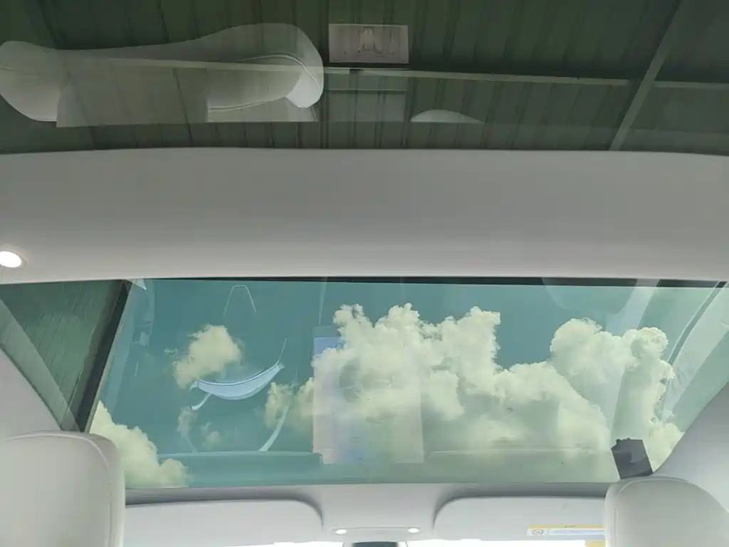 Tesla Model 3 — миниатюра 18