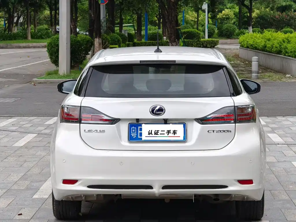 Lexus CT — миниатюра 3