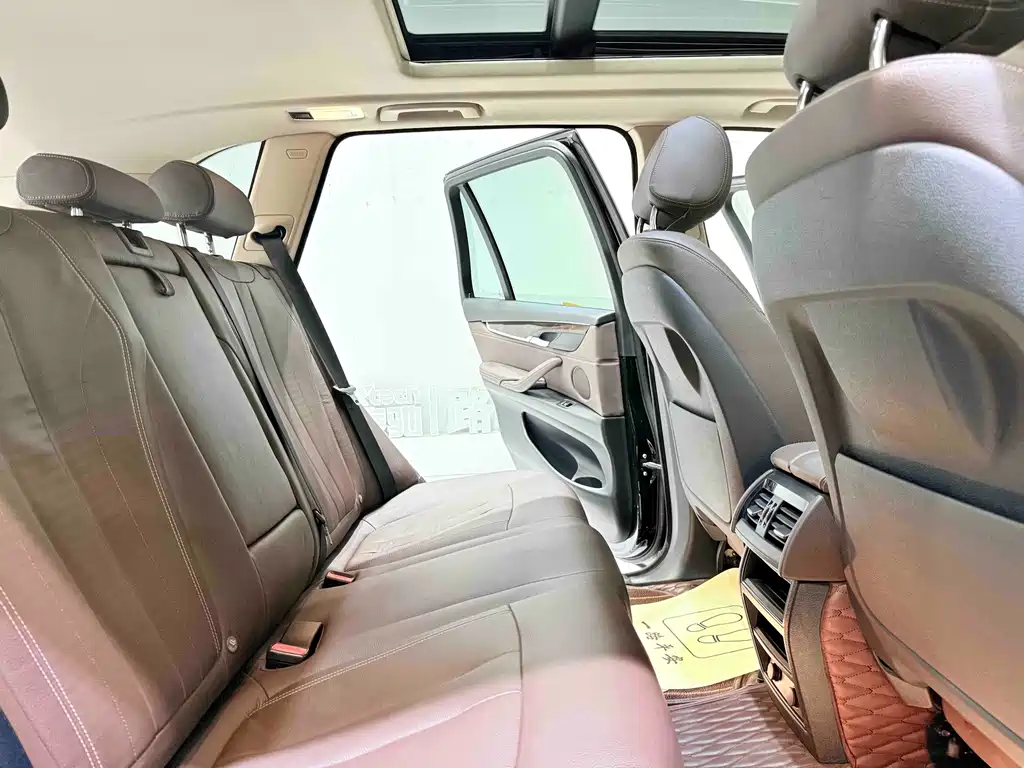 BMW X5 (Import) — миниатюра 9