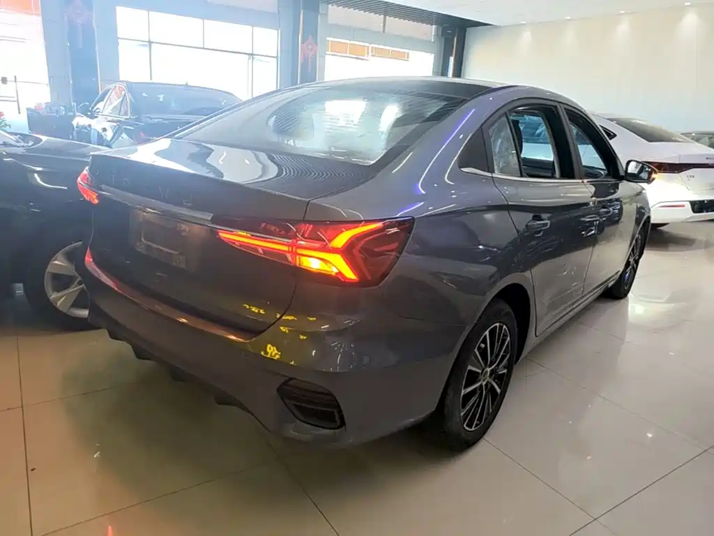 Roewe i5 — миниатюра 7